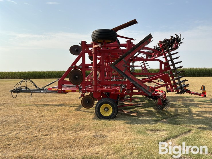 2017-sunflower-3372-7x6-sweep-plow-image-8