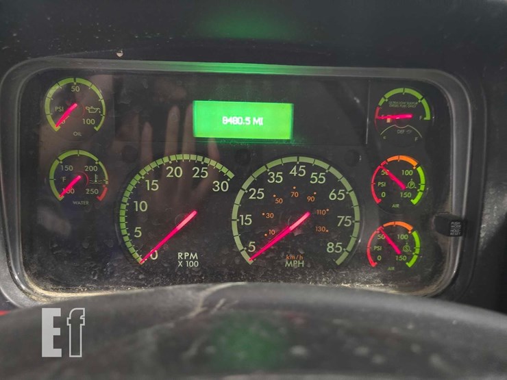 2019-freightliner-business-class-m2-106-image-11
