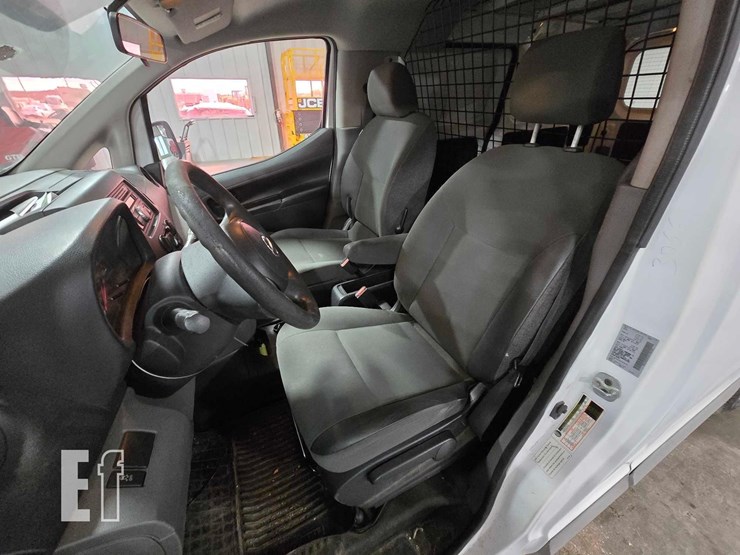 2016-nissan-nv200-image-9