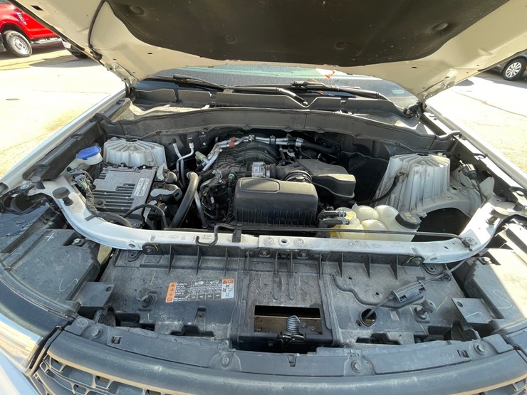 #1528-•-2021-ford-explorer-awd-suv-(has-wi-title)-image-26