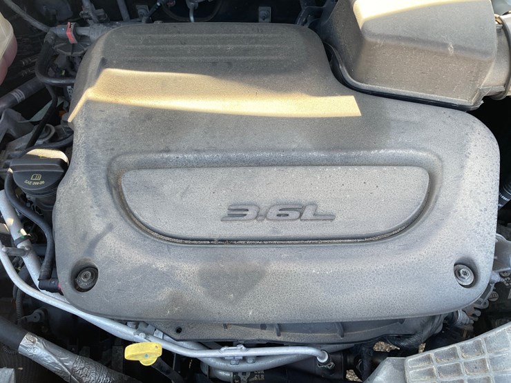 #1517-•-2021-chrysler-voyager-mini-van-(has-wi-title)-image-28