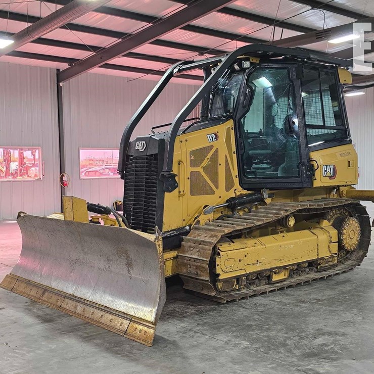 2021 CATERPILLAR D2