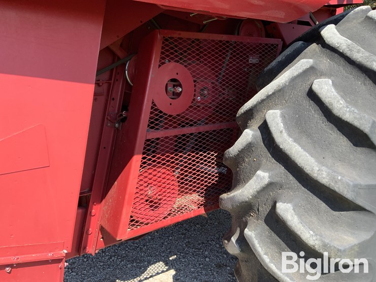 1992-case-ih-1640-2wd-combine-image-19