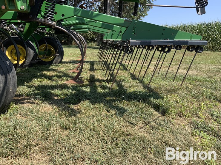john-deere-980-32'-field-cultivator-image-16