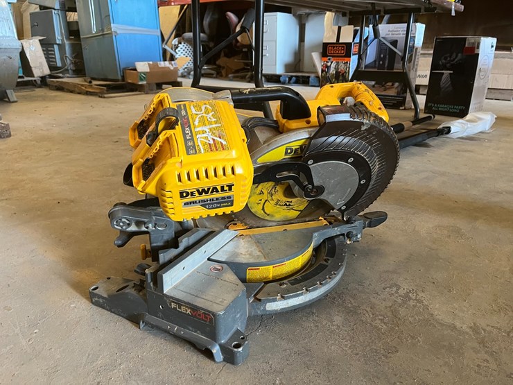 #3425-•-dewalt-12"-corded/cordless-miter-saw-image-1