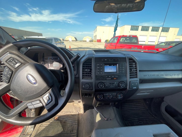 #1524-•-2021-ford-f-250-xl-pickup-truck-(has-wi-title)-image-9
