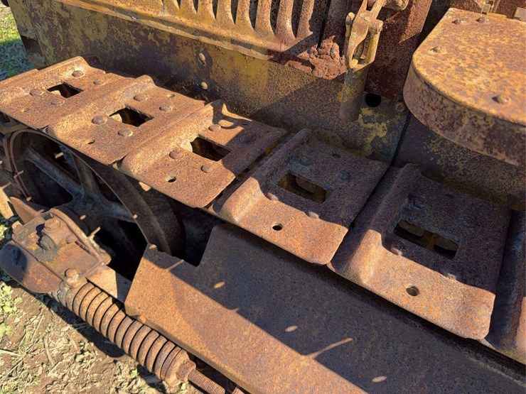 caterpillar-ten-image-33