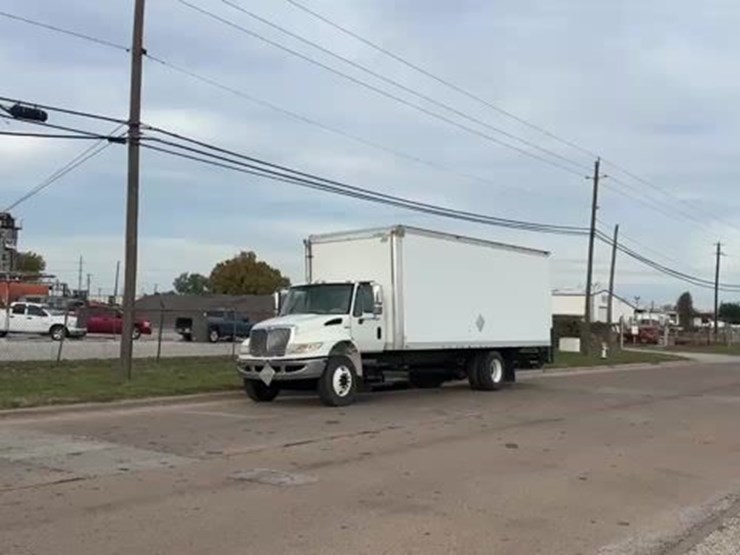 2009-international-durastar-4400-image-1
