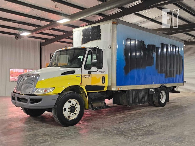 2010-international-durastar-4300-image-1