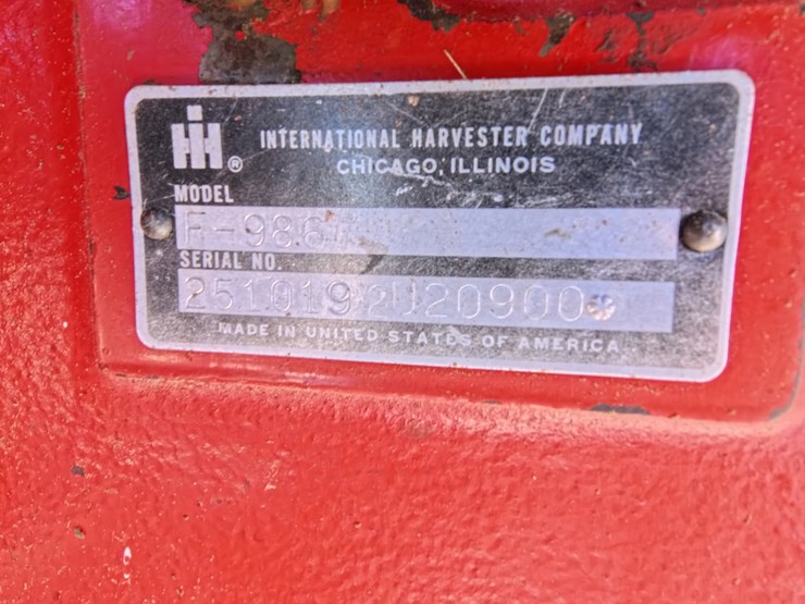 #1056-•-international-986-tractor-image-16