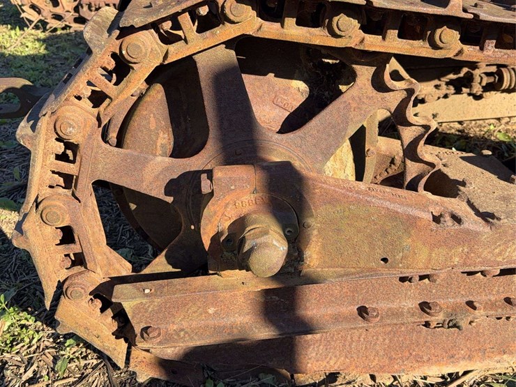 caterpillar-ten-high-clear-image-34