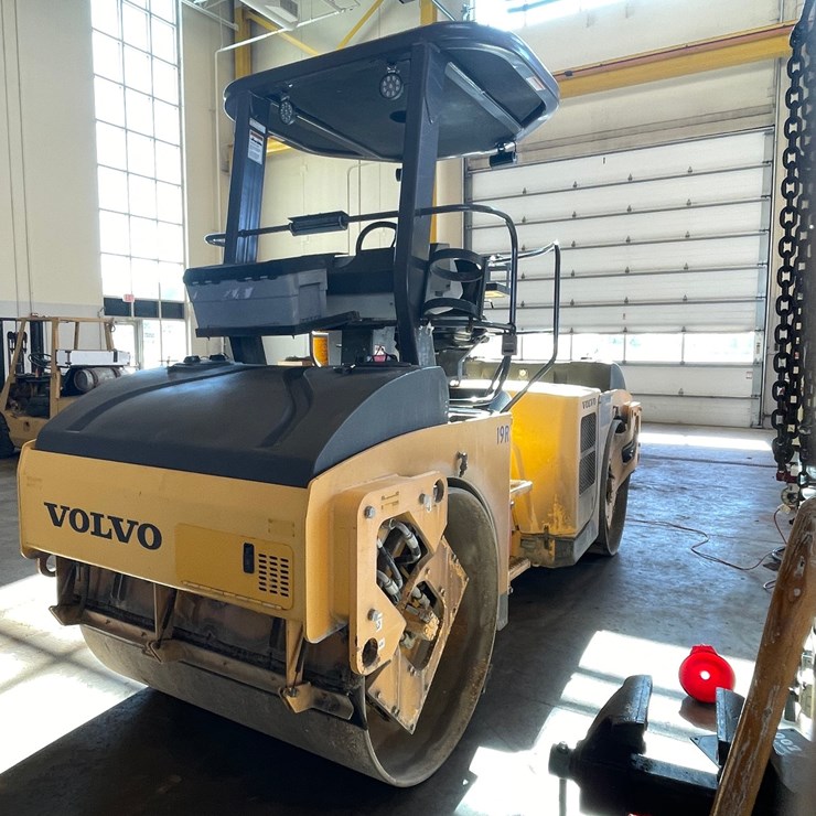 #1537 • 2010 Volvo DD70 Vibratory Compactor