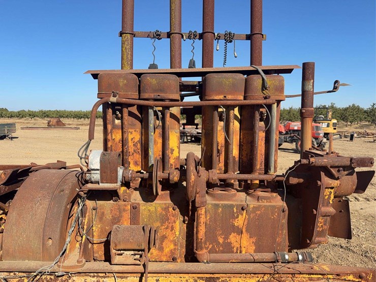 caterpillar-60-image-23