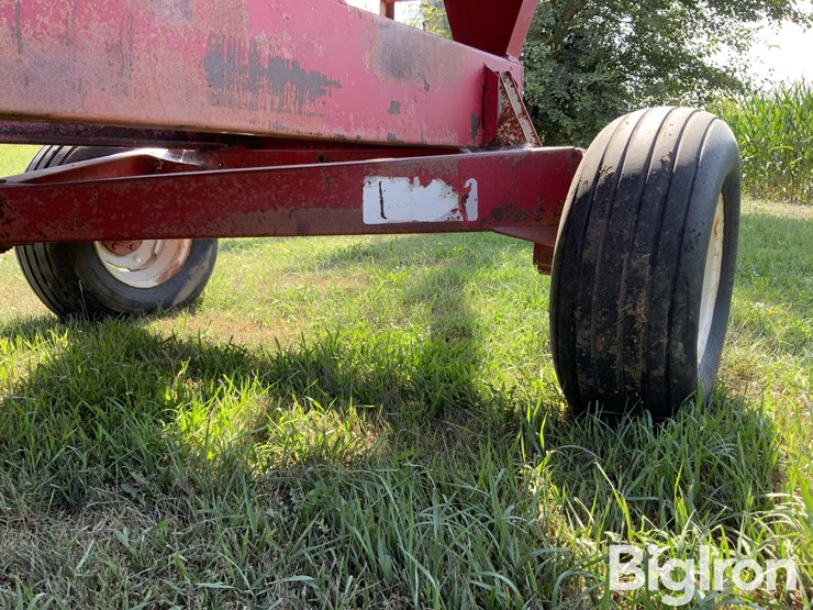 lundell-1290-gravity-wagon-image-15