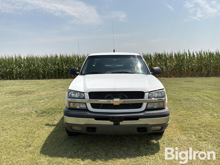 2003-chevrolet-silverado-2500-ls-4x4-extended-cab-pickup-image-2