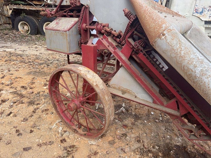 international-one-row-corn-picker-image-12