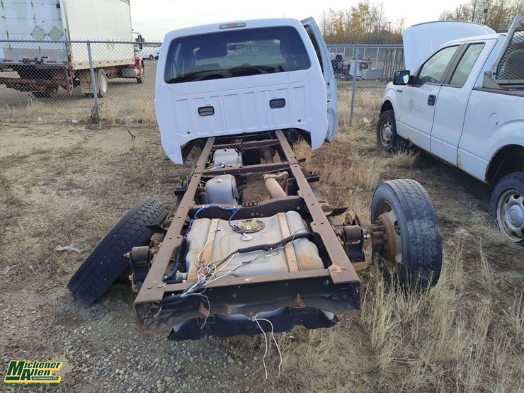 non-operable-2015-ford-f-550-super-duty-s/a-cab-&-chassis-image-20