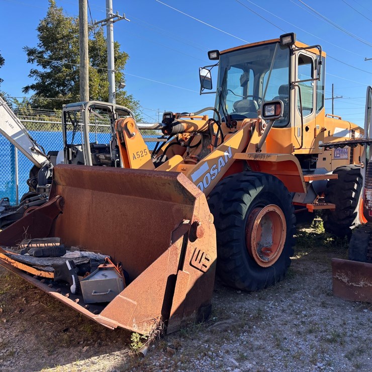 #7 • Doosan DL250 Articulated Wheel Loader