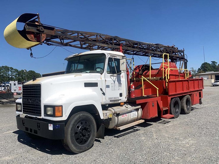 2001-mack-ch613-image-1