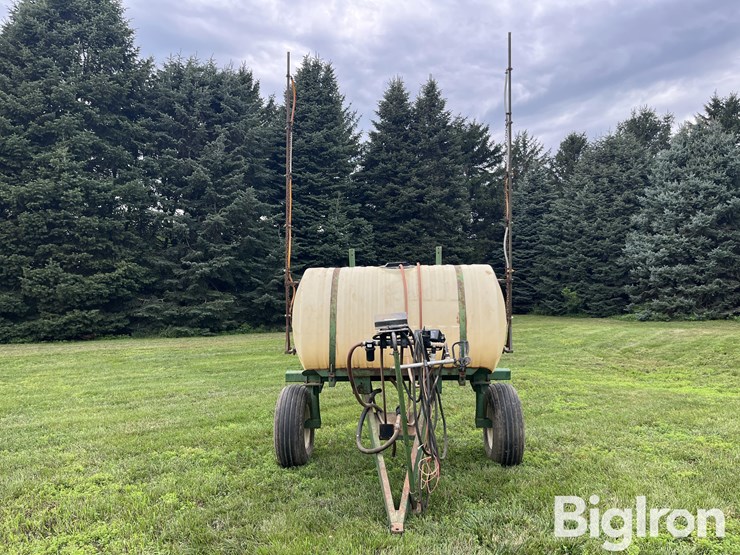 300-gal-pull-type-sprayer-image-2