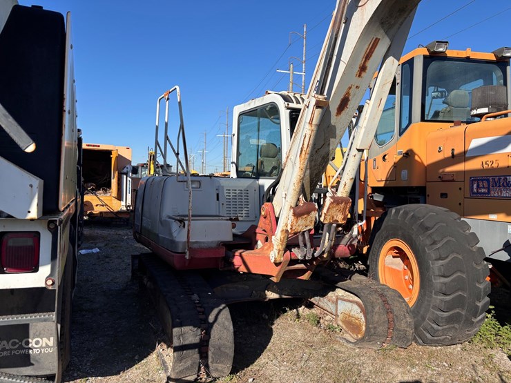 #6-•-takeuchi-tb175-compact-track-excavator-image-2