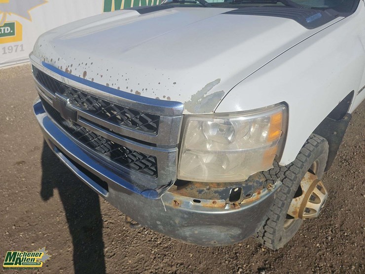 2013-chevrolet-silverado-3500hd-4x4-s/a-deck-truck-image-9