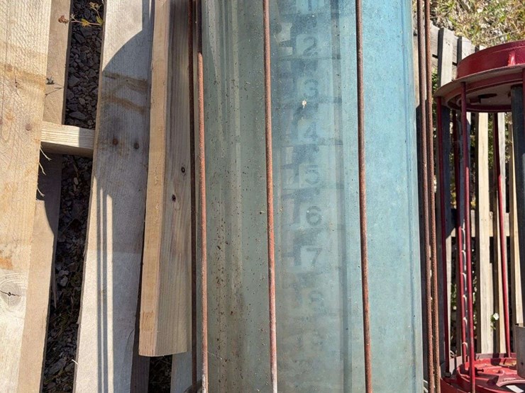 visible-pump-top-with-cylinder-image-2