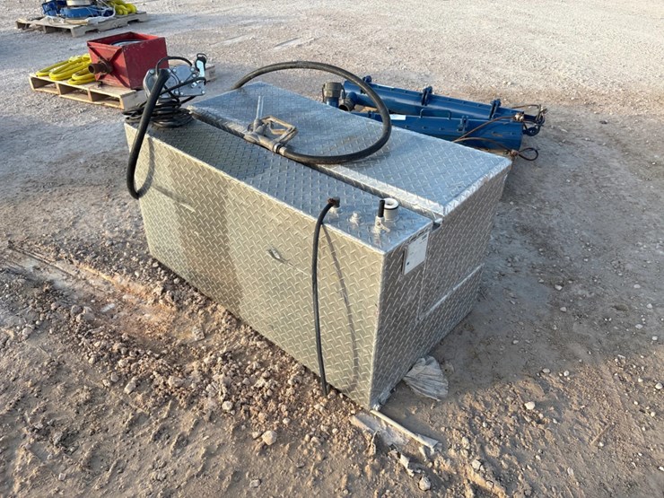 rds-75-gallon-fuel-tank/toolbox-combo-image-2