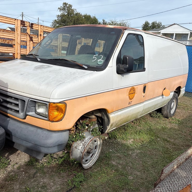 #52 • Ford E-150 Econoline Full-Size Cargo Van