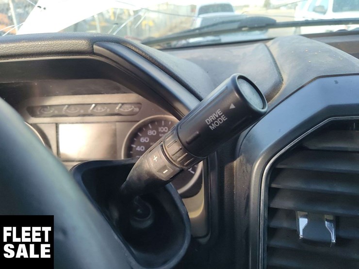 non-operable-2022-ford-f-350-super-duty-4x4-xlt-4dr-crew-cab-8-ft.-lb-srw-image-7