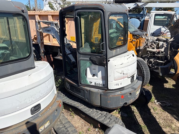 #42-•-2009-bobcat-e35-mini-excavator-image-2