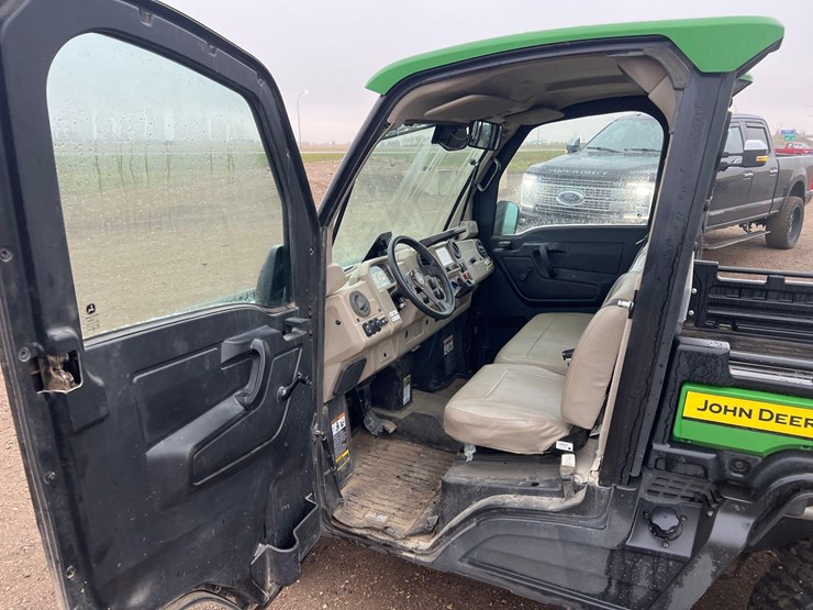 john-deere-gator-image-11