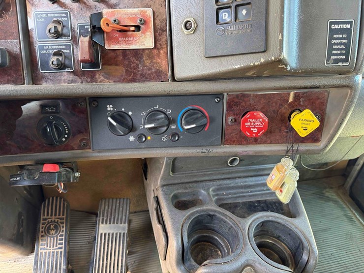 2009-kenworth-t370-tandem-axle-hook-truck-image-25
