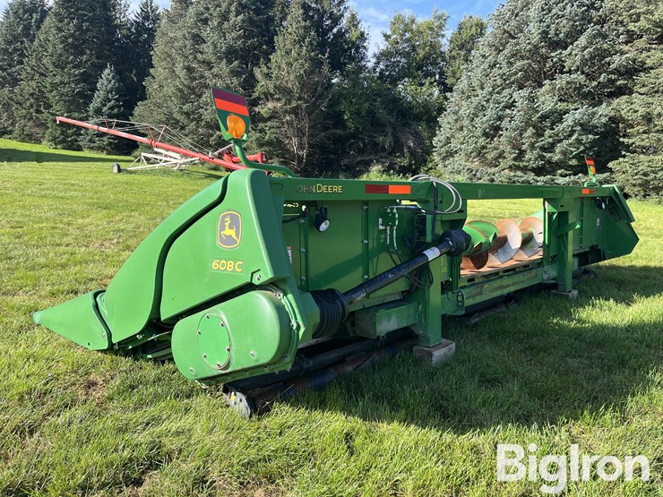 2015-john-deere-608c-corn-head-w/ez-trail-header-trailer-image-7
