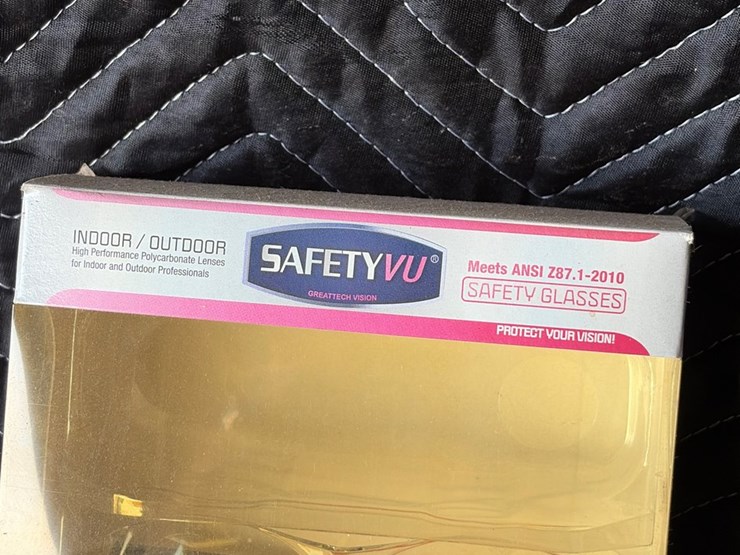 #72-•-(3)-safety-glasses-image-2
