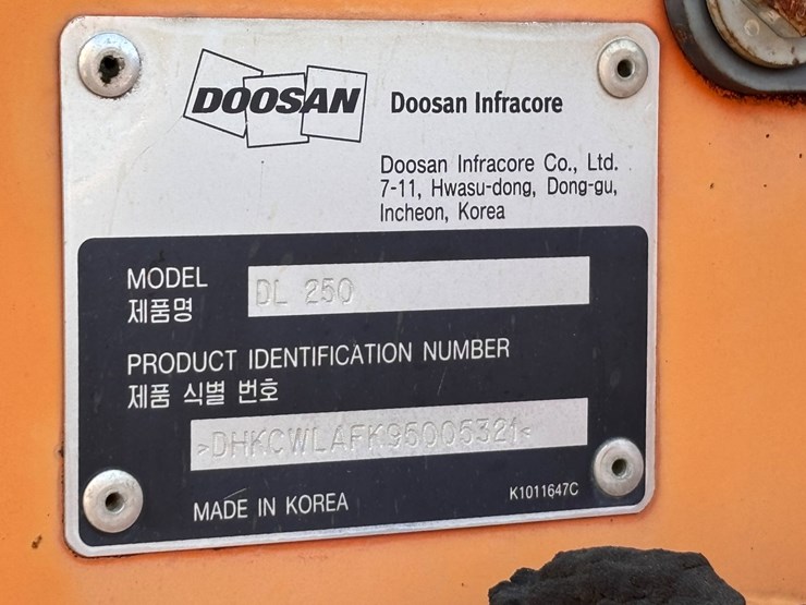 #1-•-doosan-dl-250-articulated-wheel-loader-image-10