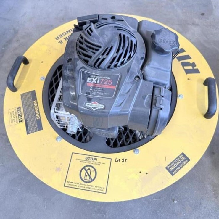 Hurco Ripcord Ventilator W/ Briggs Gas Engine