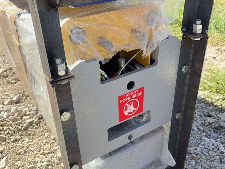 two-post-vehicle-lift-image-3