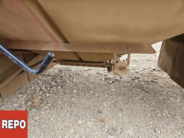 2024-doepker-grain-super-b-bulk-trailer-image-29