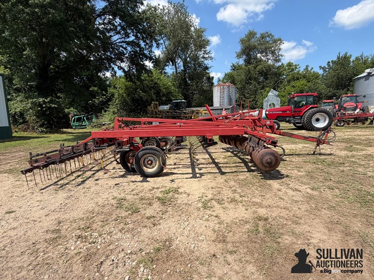 case-international-4200-flcu-soil-finisher-image-4