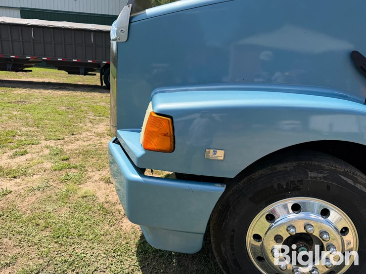 1992-wgc-integral-sleeper-t/a-truck-tractor-image-10