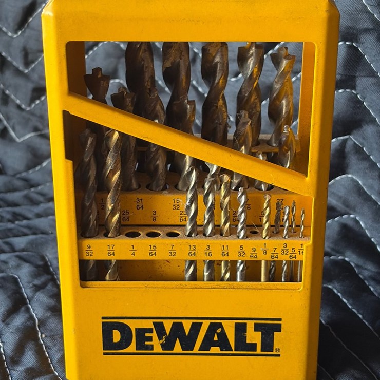 #70 • DeWalt drillbit selection/index
