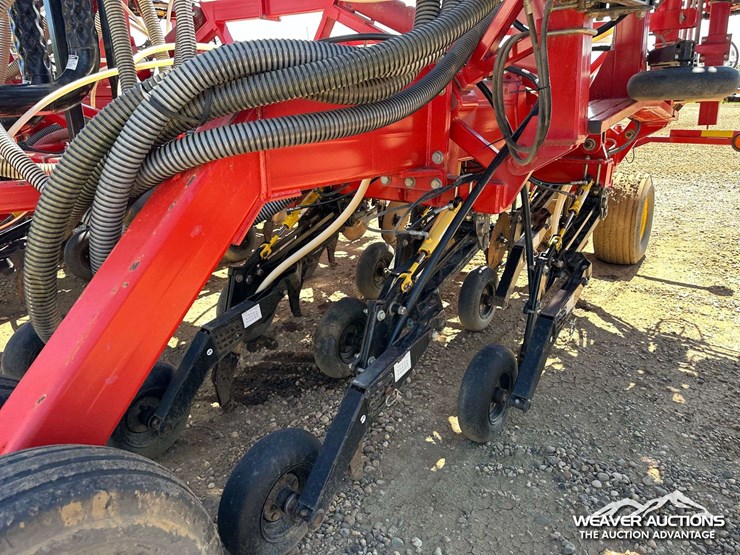 2011-bourgault-3310-55-55-ft.-seeder-image-40