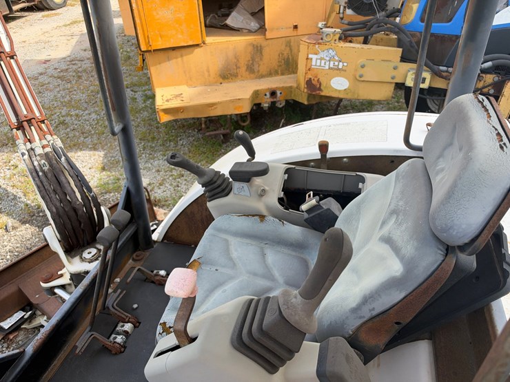 #82-•-2005-bobcat-334-g-series-compact-excavator-image-5