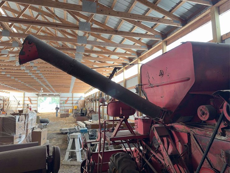 massey-harris-35-combine-image-24