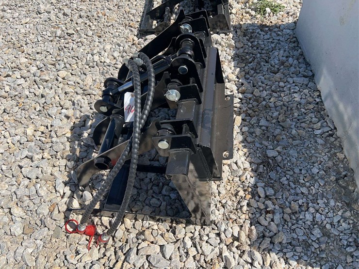 mini-skid-steer-black-hydraulic-root-grapple-attachment-image-4