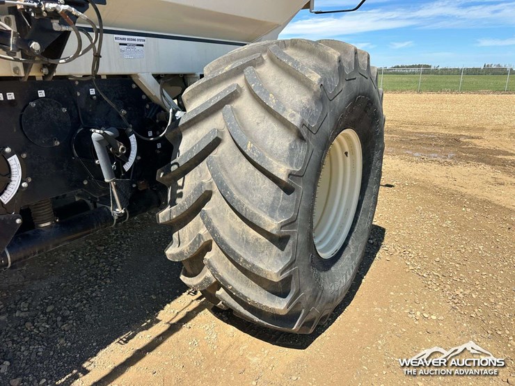 2011-bourgault-3310-55-55-ft.-seeder-image-66