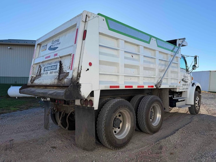 2006-sterling-acterra-tandem-axle-dump-image-9