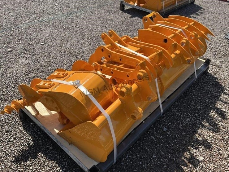 excavator-attachment-set-image-3