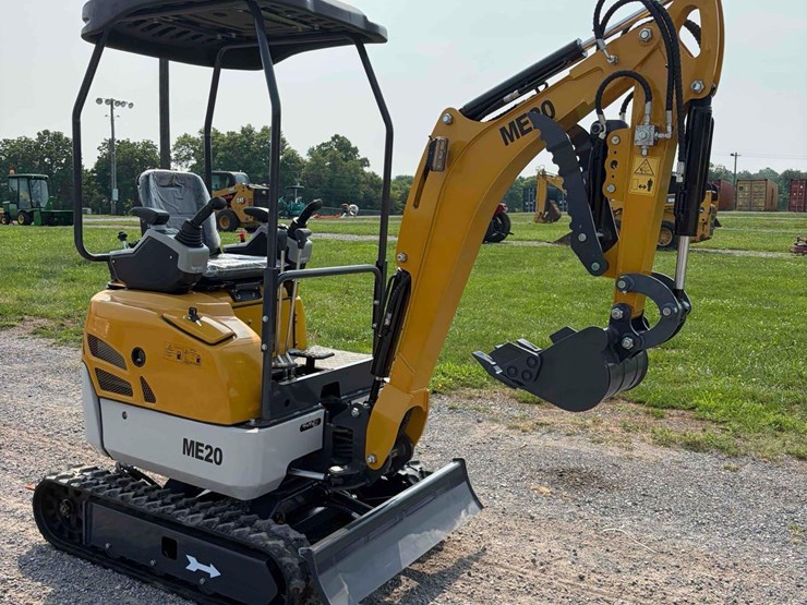 unused-me20-mini-excavator-image-2
